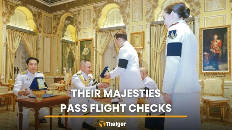 Thai King, Queen renew Boeing 737 pilot qualifications